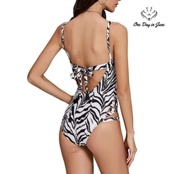 Costyleen Adjustable Strap One Piece Swimsuit Size 2XL - Picture 2 of 4